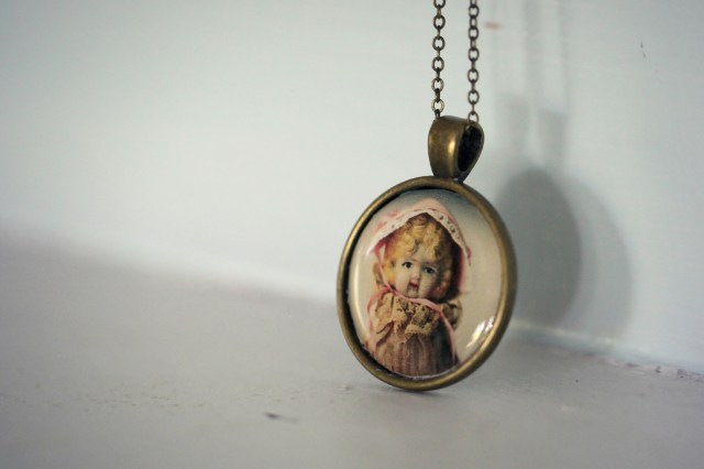 claudia pink bonnet pendant fireplace 3